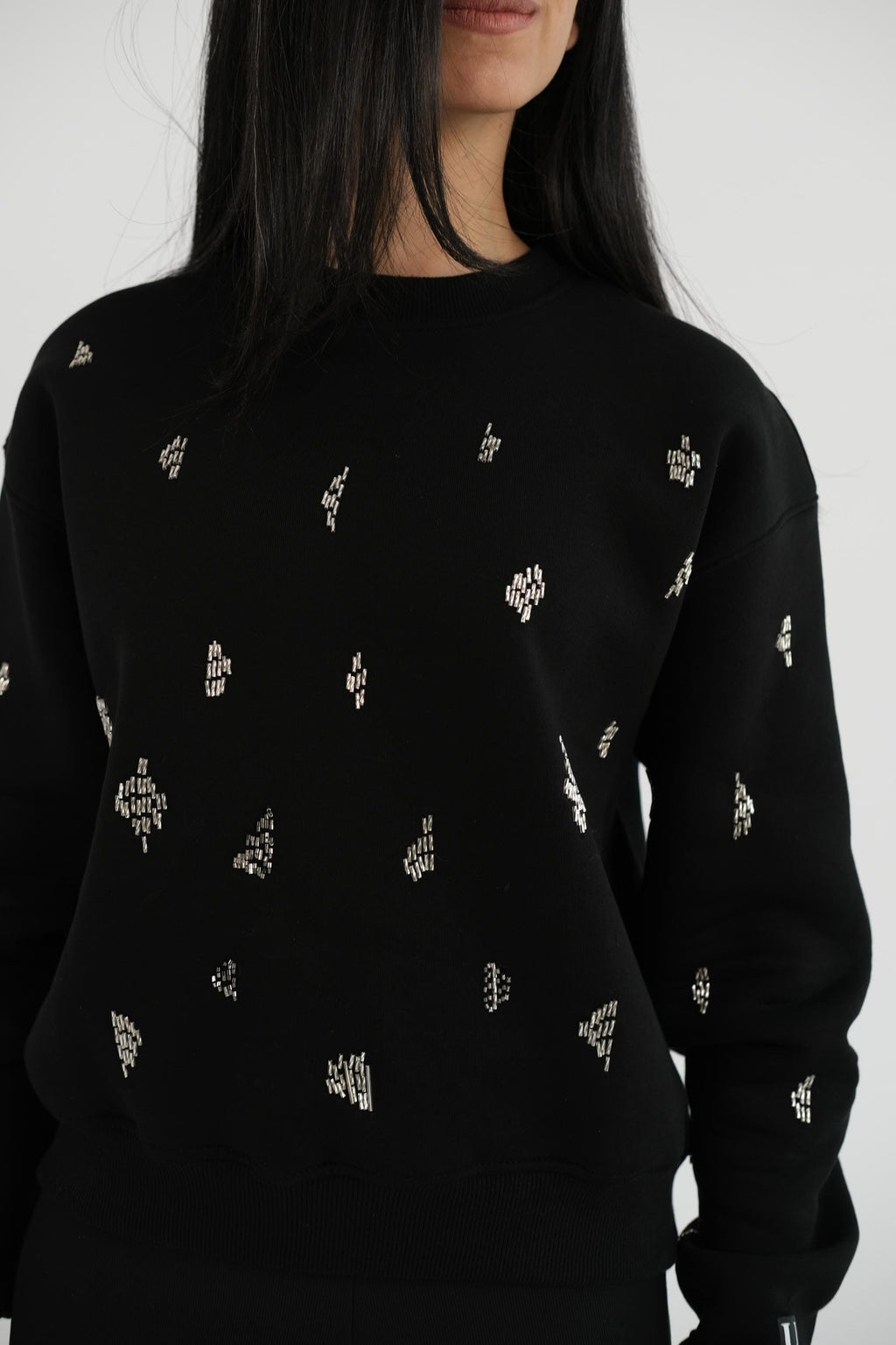Black Sweat-Shirt with front studs